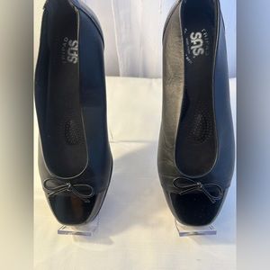 Like New!! Good quality and very good condition ❣️